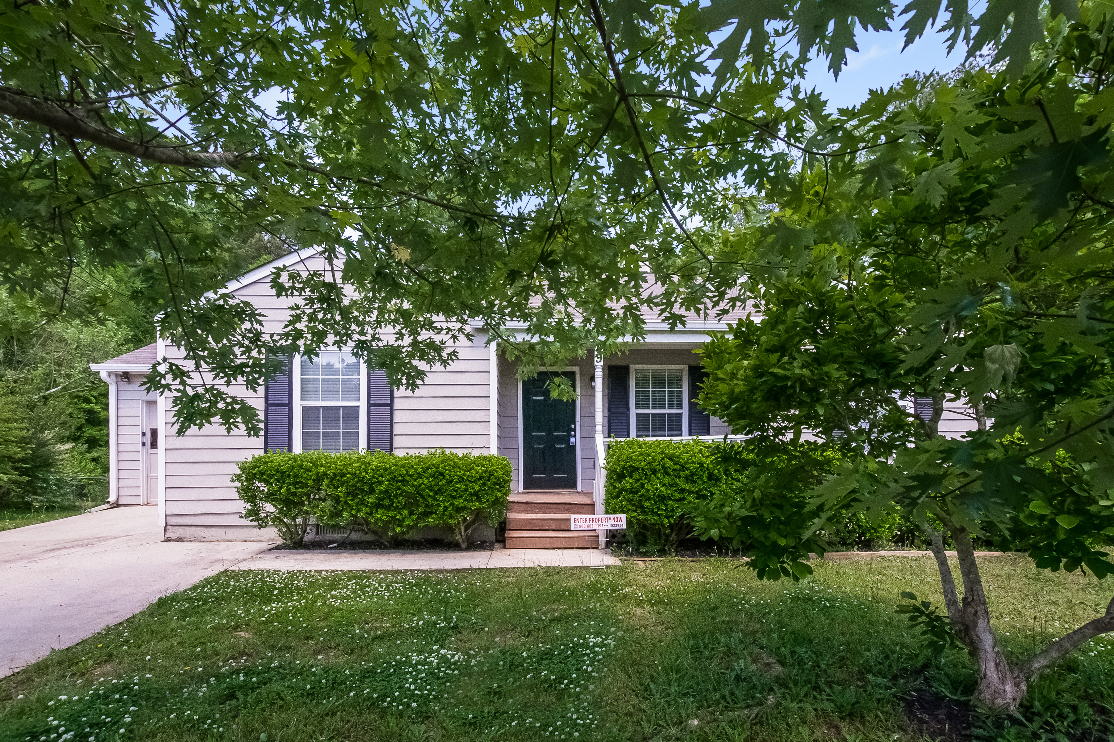 45 Hampton Oaks Dr Hampton, GA 30228
